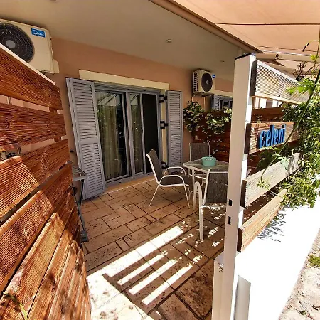 Celeni Apartment *
