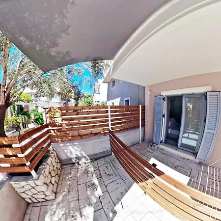 Apartment Celeni