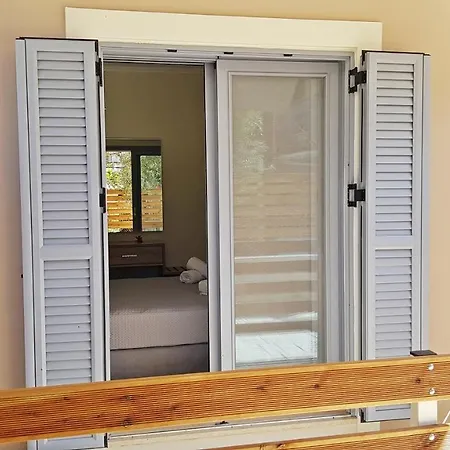 Celeni Λευκάδα